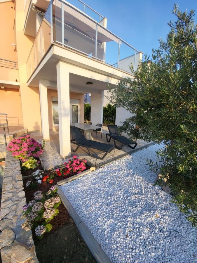 Villa Tea Ražanj Exteriör bild
