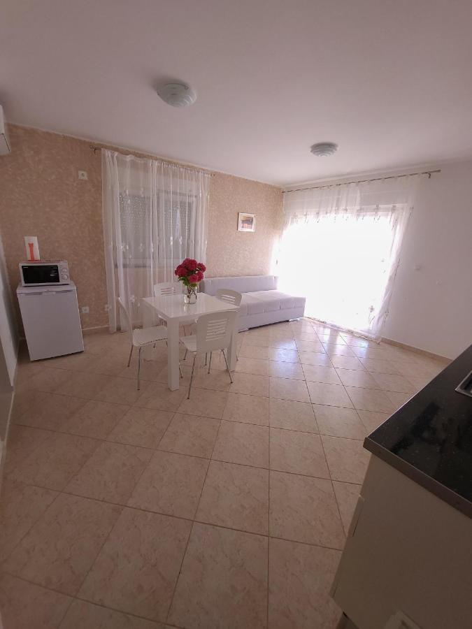 Villa Tea Ražanj Exteriör bild