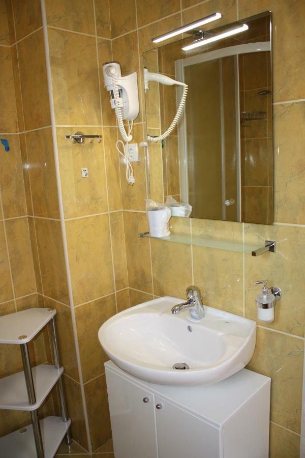 Villa Tea Ražanj Exteriör bild