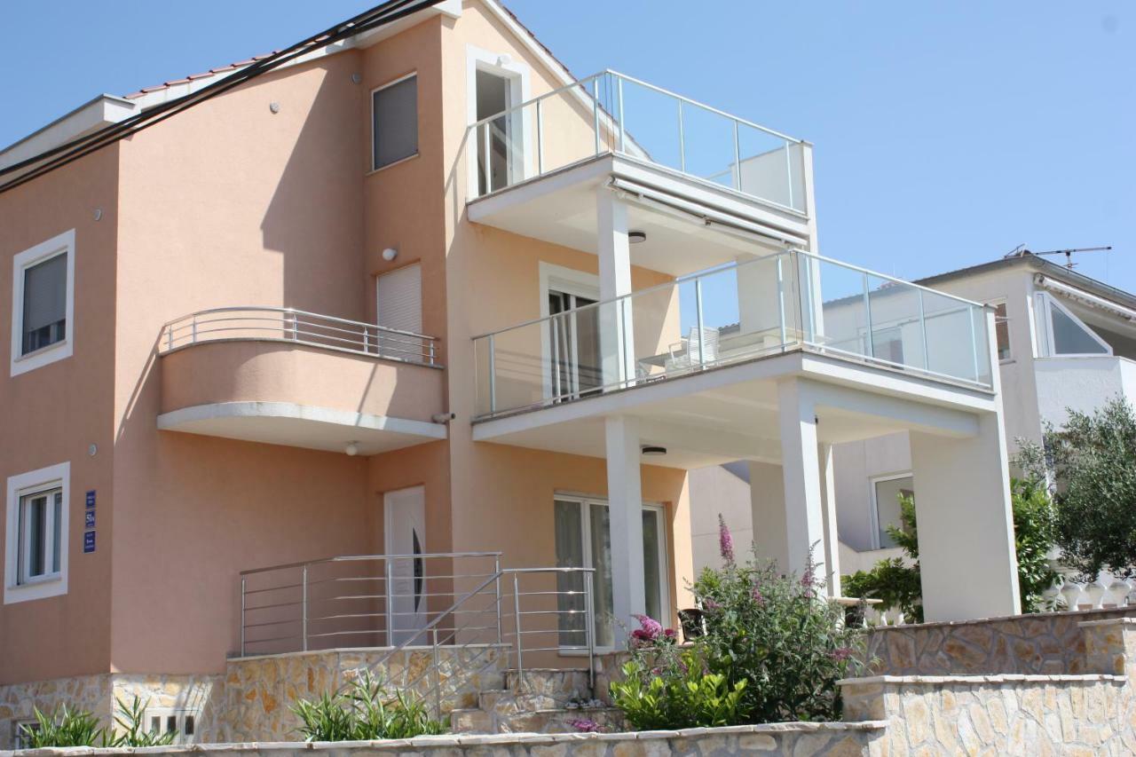 Villa Tea Ražanj Exteriör bild