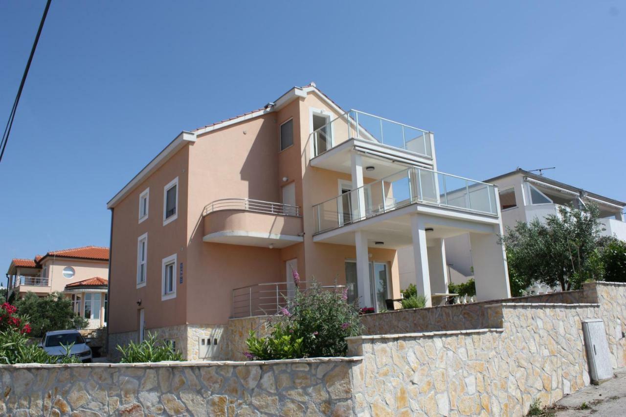 Villa Tea Ražanj Exteriör bild